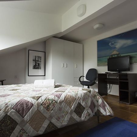 Rent0Nline Brwinow Rooms Luaran gambar