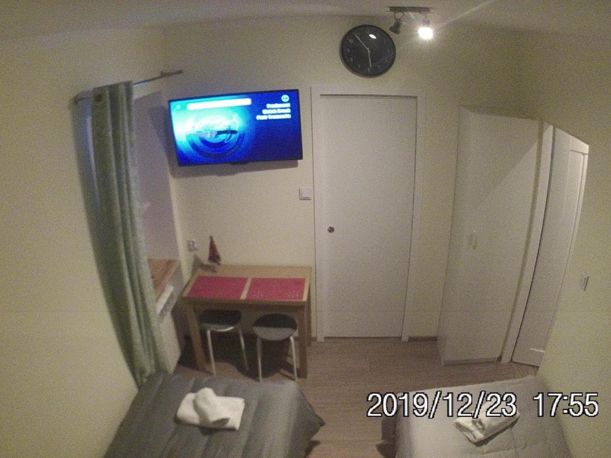 Rent0Nline Brwinow Rooms Luaran gambar