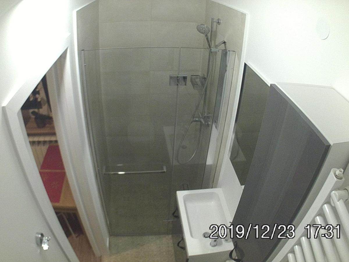 Rent0Nline Brwinow Rooms Luaran gambar