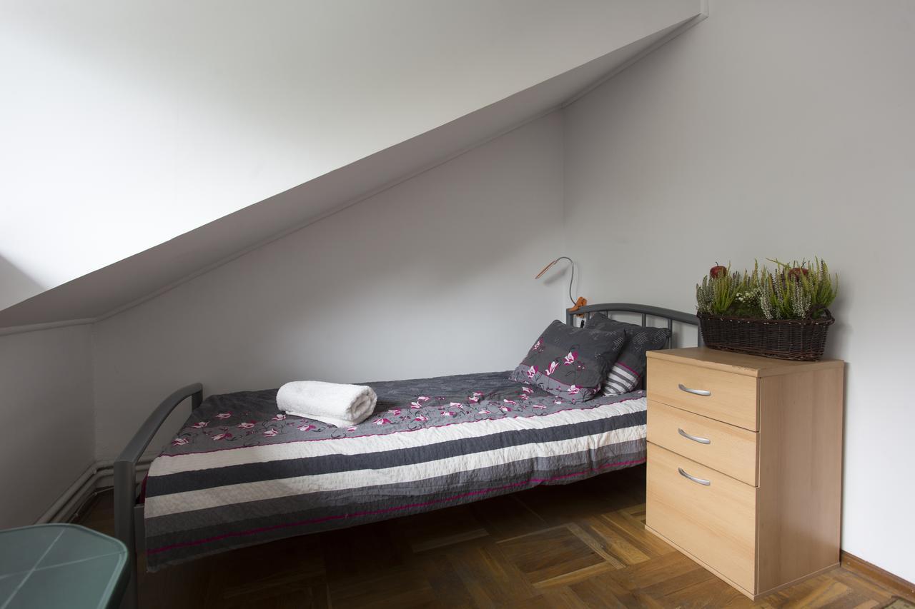 Rent0Nline Brwinow Rooms Luaran gambar