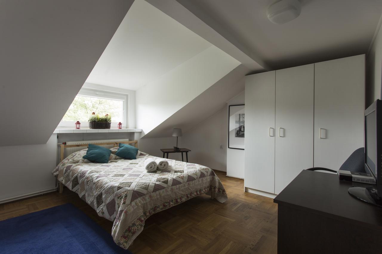 Rent0Nline Brwinow Rooms Luaran gambar