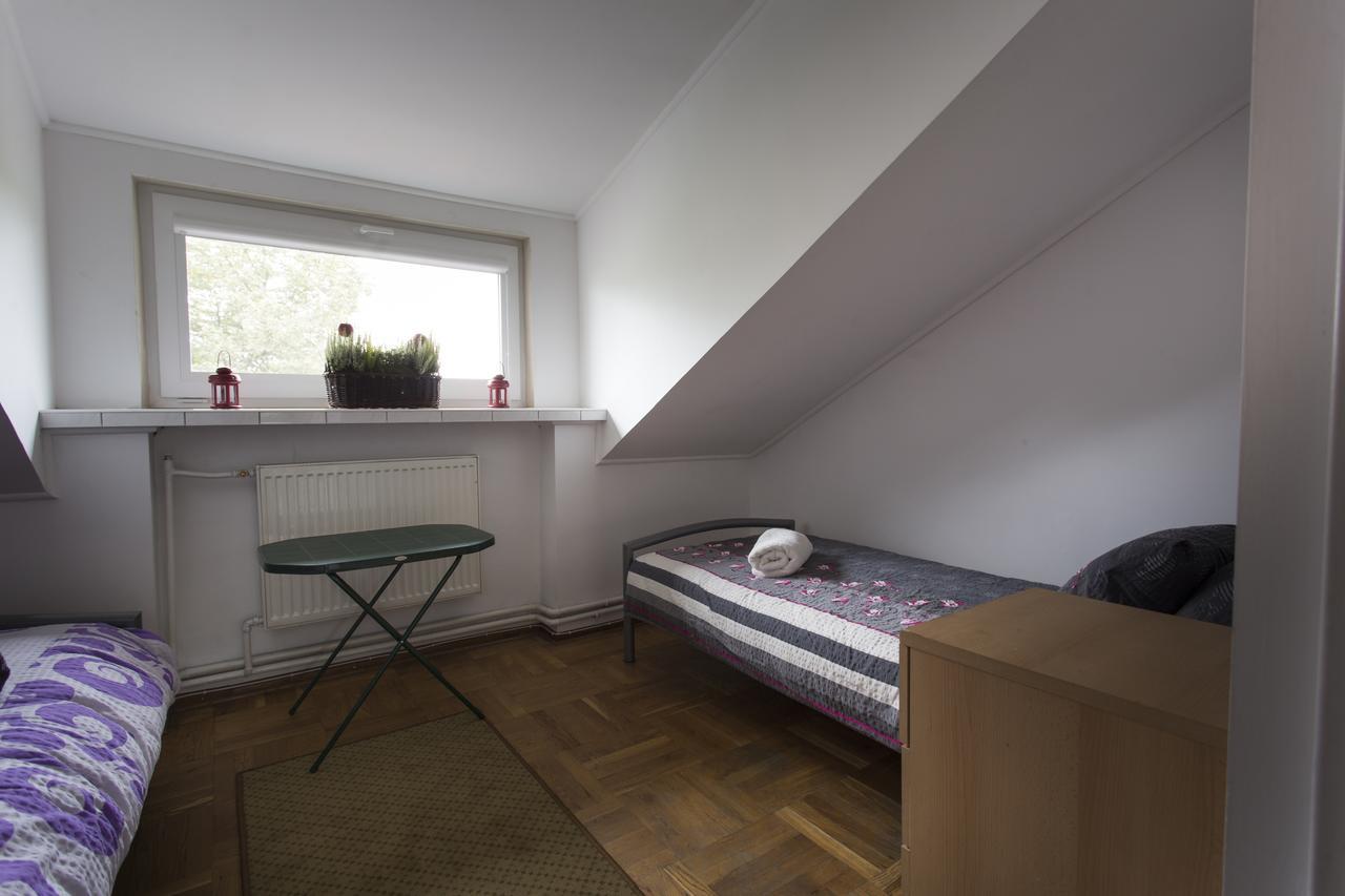 Rent0Nline Brwinow Rooms Luaran gambar