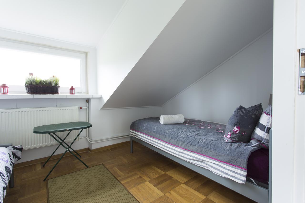 Rent0Nline Brwinow Rooms Luaran gambar
